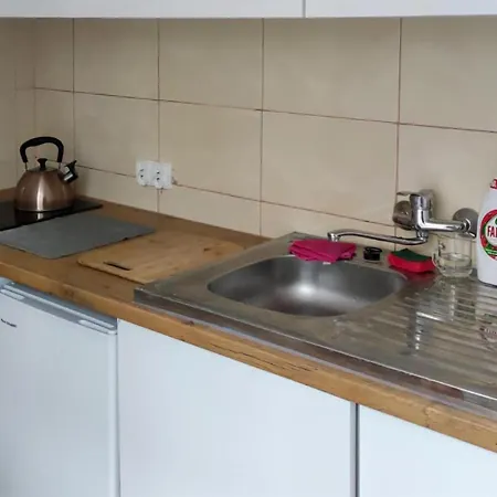 Lovely In With Kitchen Appartement